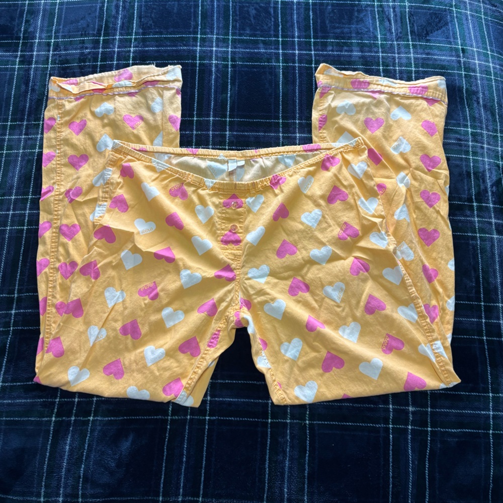 Vintage 2000s Light Orange Aeropostale pjs w/ pink&white hearts. Size S
